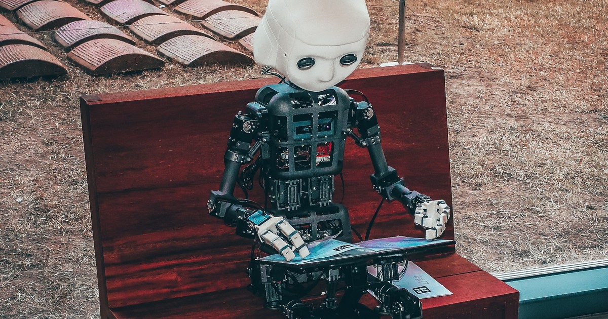 미국 27개 주 77개 AI 교육 법안·영국 청소년 79% AI 사용 실태 — FutureEd·NLT 2026 보고서가 드러낸 교실의 적응 위기